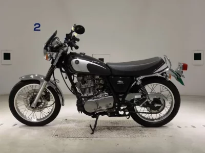 Yamaha SR400-5 лот № 5120 оценка 5  с аукциона в Японии 2