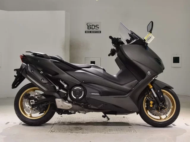 Yamaha T-MAX560T лот № 2968 оценка 5  с аукциона в Японии