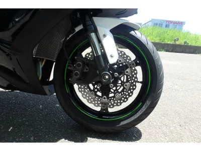 Kawasaki NINJA ZX-10R лот № 02054 оценка 4  с аукциона в Японии 2