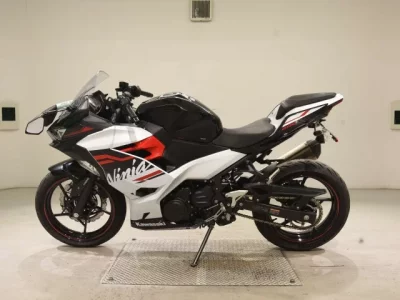 Kawasaki NINJA400-2 лот № 7613 оценка 5  с аукциона в Японии 2