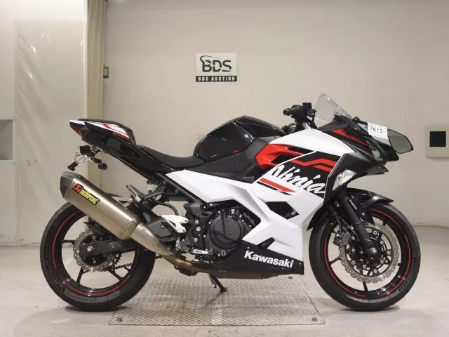 Kawasaki NINJA400-2 лот № 7613 оценка 5  с аукциона в Японии