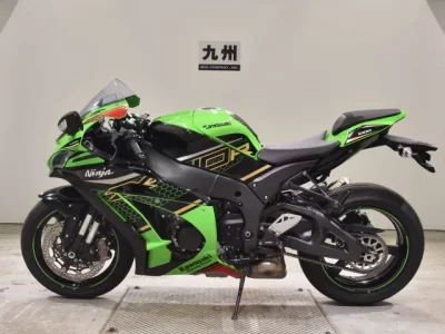 Kawasaki ZX-10RA лот № 2622 оценка 5  с аукциона в Японии 2