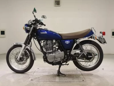 Yamaha SR400-5 лот № 5215 оценка 6  с аукциона в Японии 2