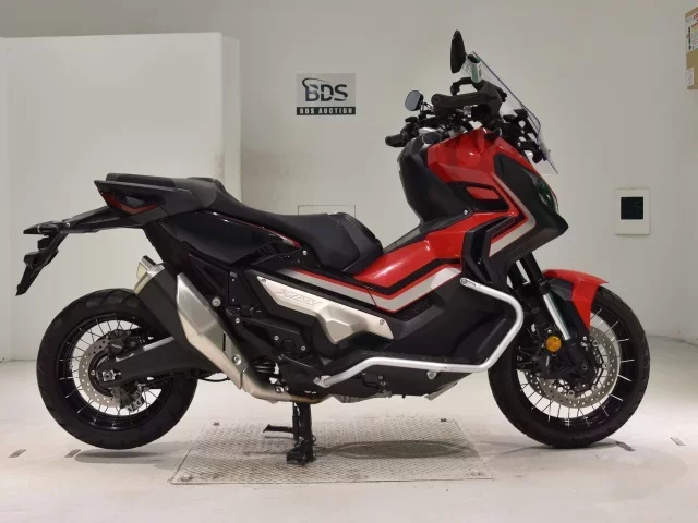 Honda X-ADV750 лот № 0125 оценка 5  с аукциона в Японии