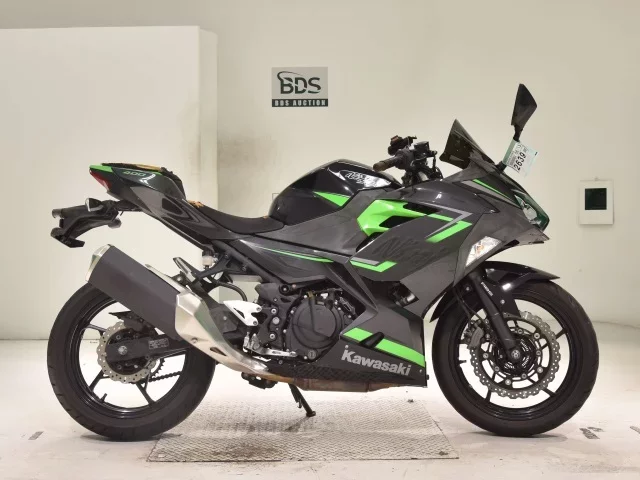 Kawasaki NINJA400-2 лот № 2639 оценка 4  с аукциона в Японии