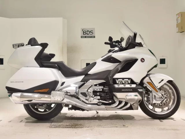 Honda GL1800 TOUR D лот № 2667 оценка 5  с аукциона в Японии