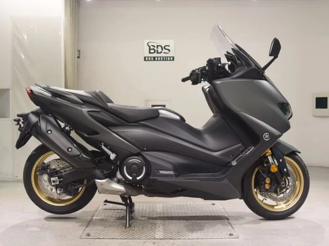 Yamaha T-MAX560T лот № 5100 оценка 5  с аукциона в Японии