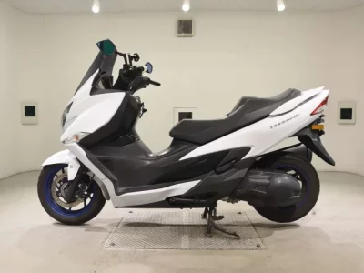 Suzuki BURGMAN 400A лот № 5366 оценка 5  с аукциона в Японии 2