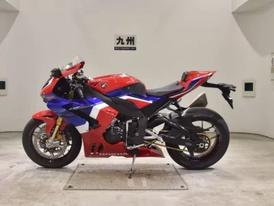 Honda CBR1000RR-RSP лот № 2619 оценка 5  с аукциона в Японии 2