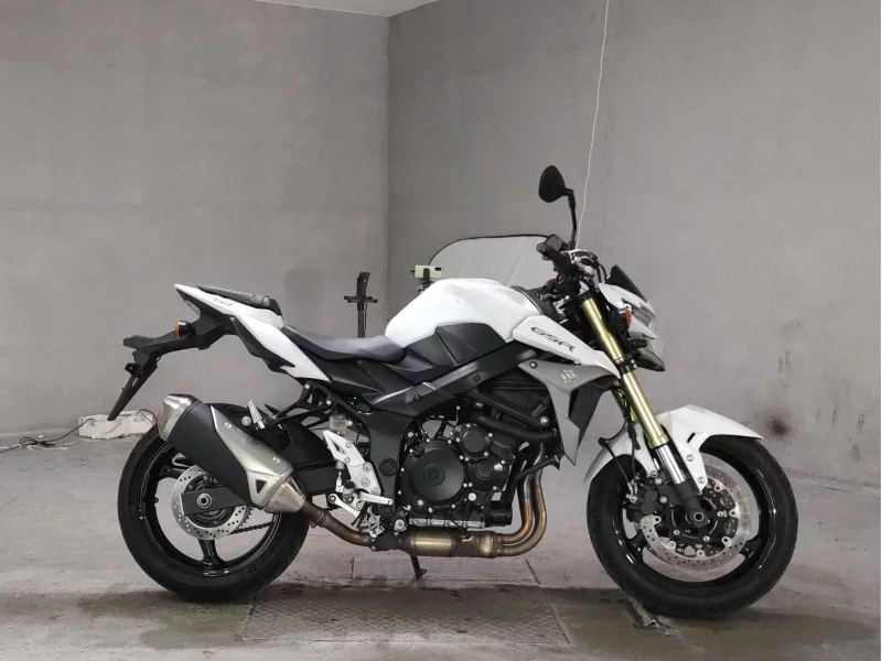 Suzuki GSR750 лот № 8122 оценка 4  с аукциона в Японии