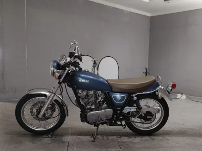 Yamaha SR400-1 лот № 8123 оценка 4  с аукциона в Японии 2