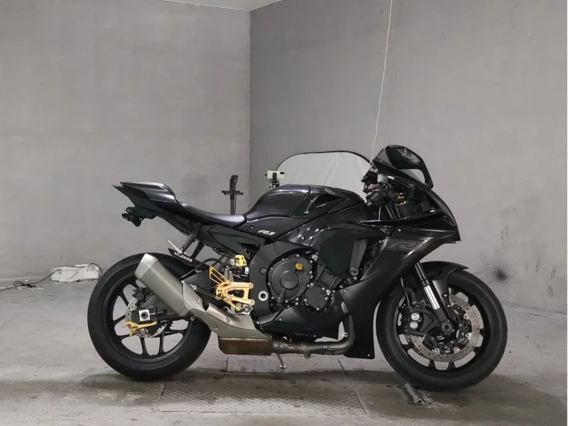 Yamaha YZF-R1 лот № 8129 оценка 4  с аукциона в Японии