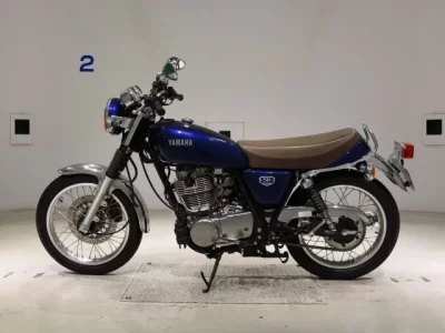 Yamaha SR400-5 лот № 5199 оценка 5  с аукциона в Японии 2