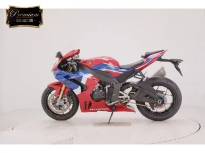Honda CBR1000RR-RSP лот № 0041 оценка 5  с аукциона в Японии 2