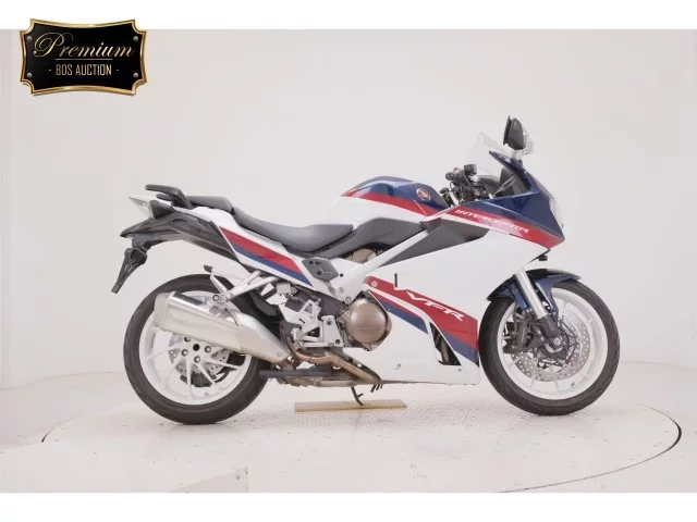 Honda VFR800F лот № 2580 оценка 5  с аукциона в Японии