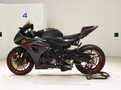 Suzuki GSX-R1000A лот № 0150 оценка 4  с аукциона в Японии 2
