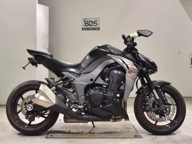 Kawasaki Z1000-5A лот № 2738 оценка 5  с аукциона в Японии