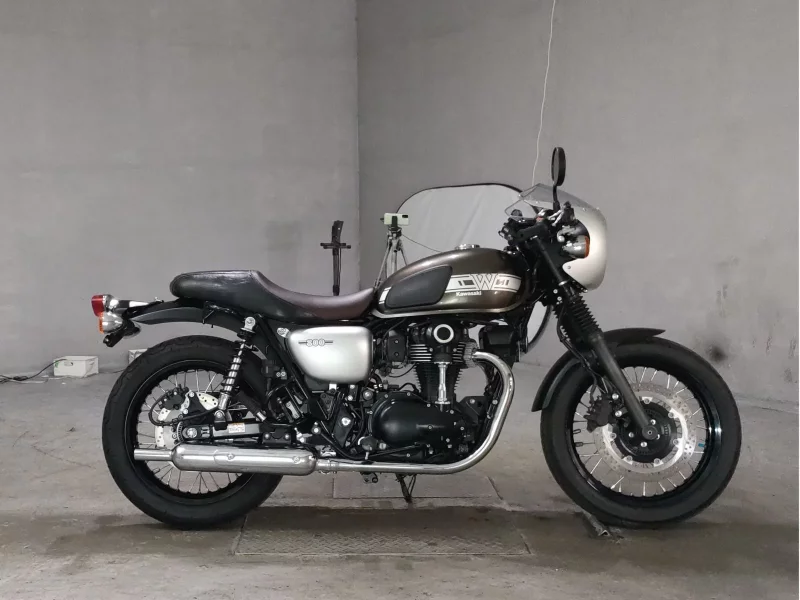 Kawasaki W800KAFE лот № 7341 оценка 5  с аукциона в Японии