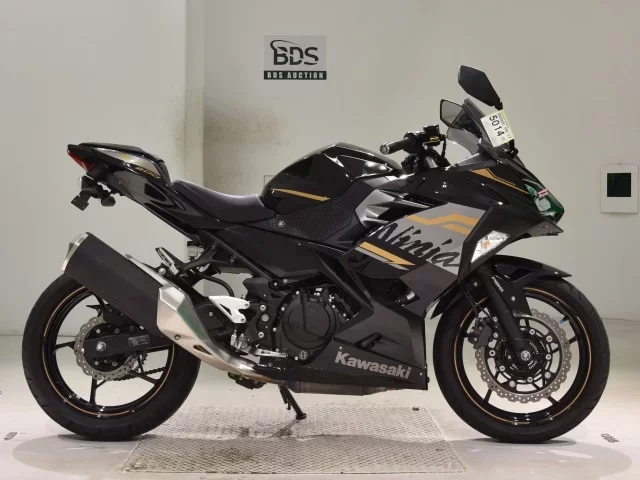 Kawasaki NINJA400-2 лот № 5014 оценка 4  с аукциона в Японии