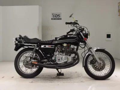 Suzuki GS425