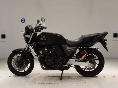 Honda CB400SFV-4ABS лот № 0370 оценка 5  с аукциона в Японии 2