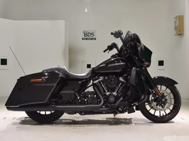 Harley-Davidson HARLEY FLHXS1870 лот № 2976 оценка 4  с аукциона в Японии