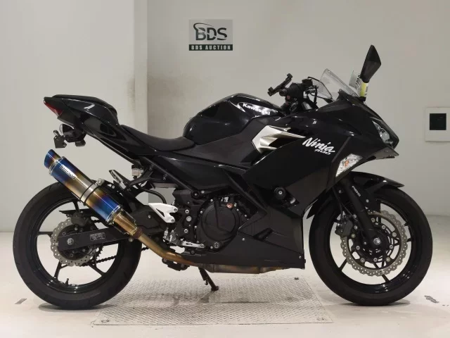 Kawasaki NINJA400-2 лот № 0367 оценка 5  с аукциона в Японии