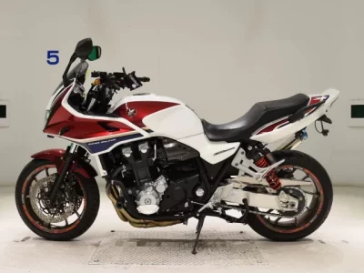 Honda CB1300SF BOLDOR лот № 0205 оценка 5  с аукциона в Японии 2