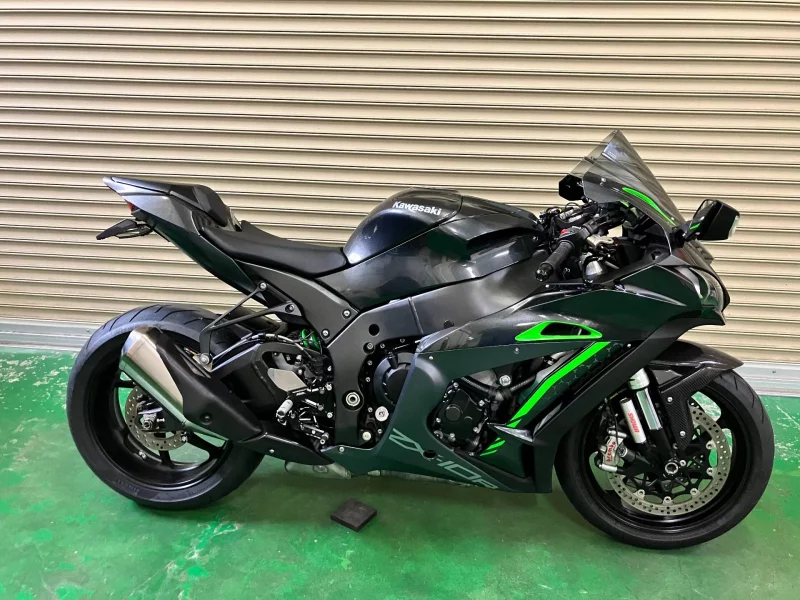Kawasaki NINJA ZX-10R SE лот № 02102 оценка 4  с аукциона в Японии
