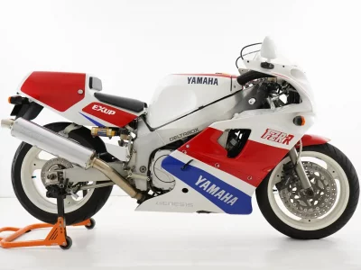 Yamaha FZR750R