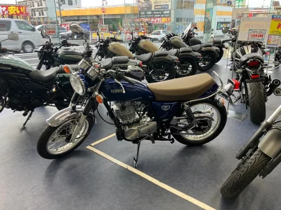 Yamaha SR400-1 лот № 04342 оценка 6  с аукциона в Японии 2