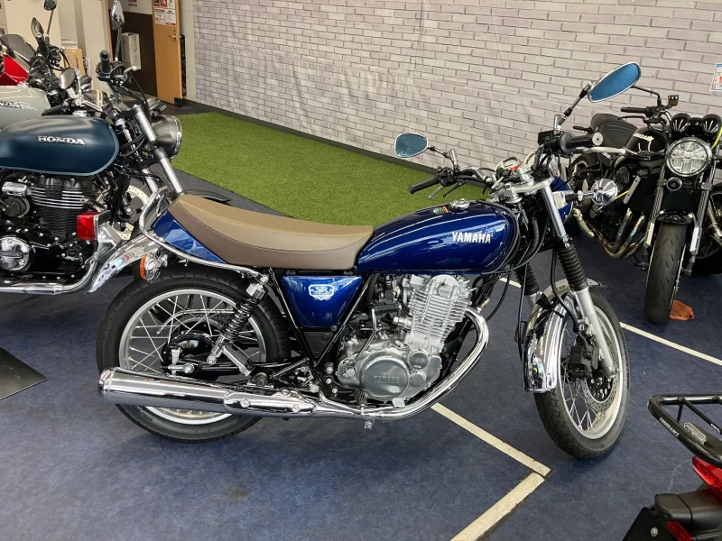 Yamaha SR400-1 лот № 04342 оценка 6  с аукциона в Японии