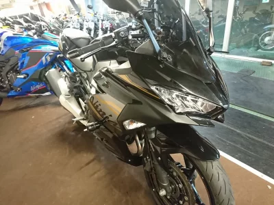 Kawasaki Ninja 400 лот № 04443 оценка 4  с аукциона в Японии 2