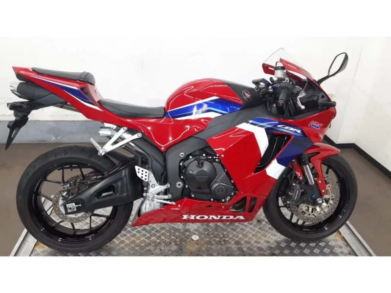 Honda CBR600RR ABS лот № 04475 оценка 4  с аукциона в Японии
