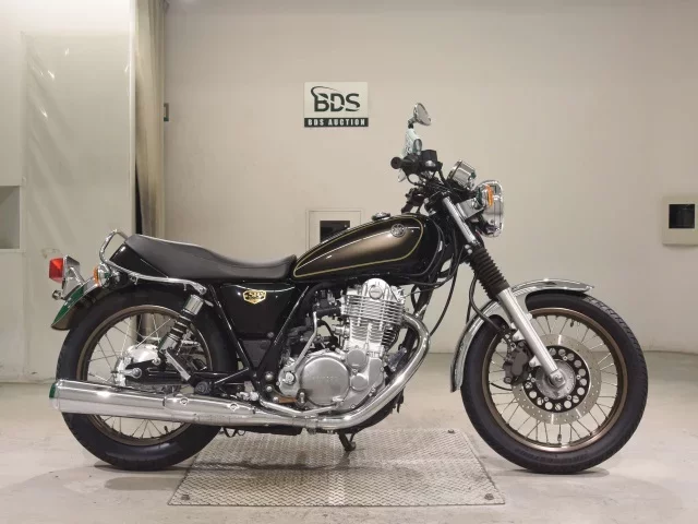Yamaha SR400-5 лот № 7585 оценка 4  с аукциона в Японии