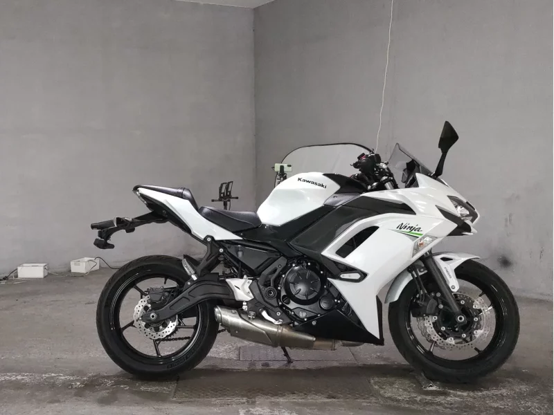 Kawasaki NINJA650 лот № 7353 оценка 4  с аукциона в Японии