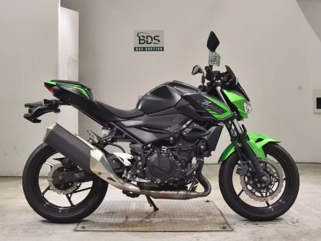 Kawasaki Z400-2 лот № 2684 оценка 4  с аукциона в Японии
