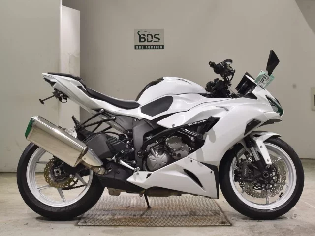 Kawasaki ZX-6RA лот № 2640 оценка 4  с аукциона в Японии