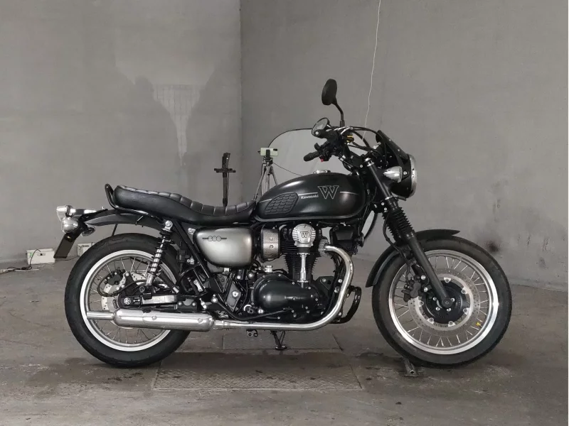 Kawasaki W800 лот № 7405 оценка 4  с аукциона в Японии