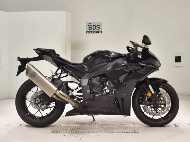 Honda CBR1000RR-R лот № 2701 оценка 5  с аукциона в Японии