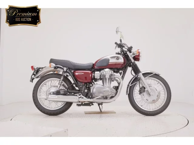 Kawasaki W800 лот № 7526 оценка 7  с аукциона в Японии
