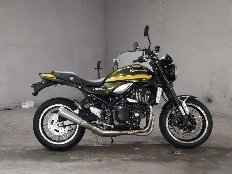 Kawasaki Z900RS лот № 8402 оценка 5  с аукциона в Японии