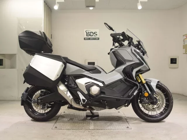 Honda X-ADV750-2 лот № 5214 оценка 5  с аукциона в Японии