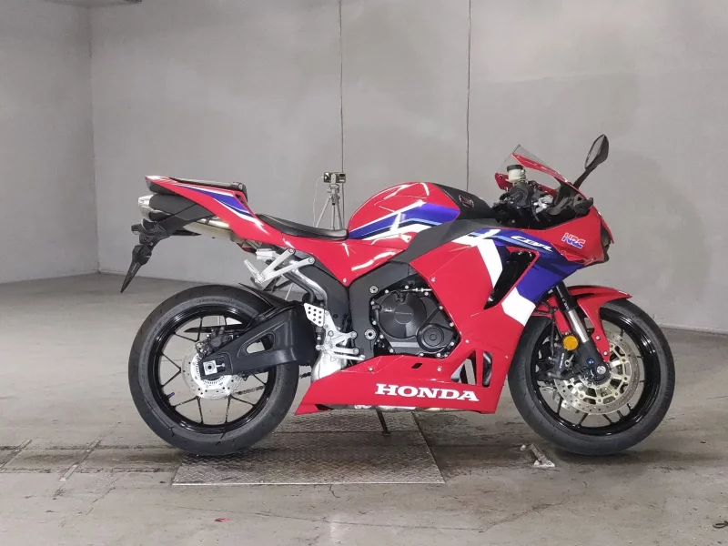 Honda CBR600RR лот № 5332 оценка 4  с аукциона в Японии
