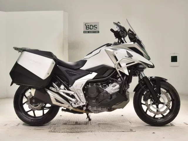 Honda NC750X-3 лот № 0193 оценка 5  с аукциона в Японии
