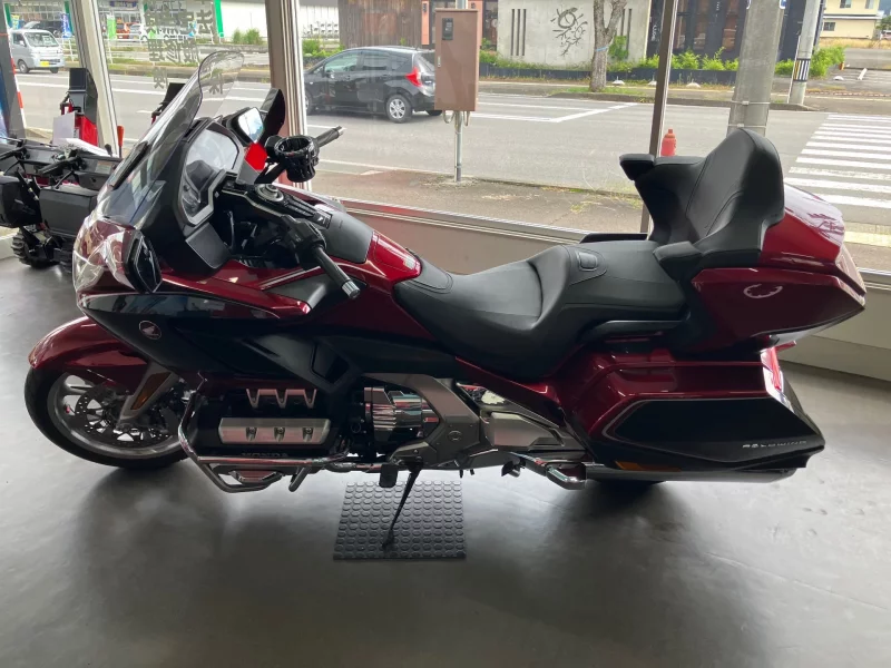 Honda Gold Wing Tour DCT лот № 00304 оценка 4  с аукциона в Японии