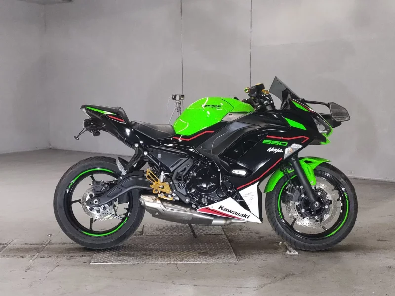 Kawasaki NINJA650 лот № 5241 оценка 4  с аукциона в Японии