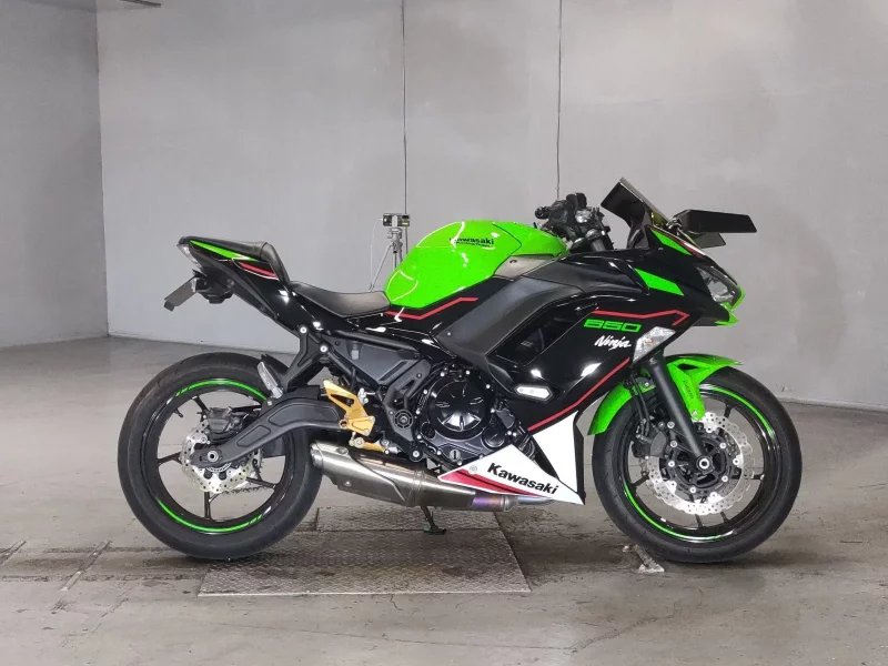 Kawasaki NINJA650 лот № 5336 оценка 4  с аукциона в Японии