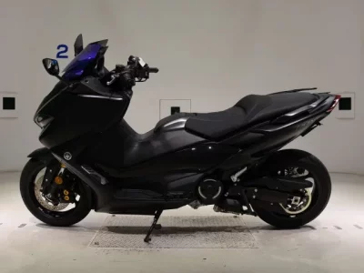 Yamaha T-MAX560T лот № 2807 оценка 6  с аукциона в Японии 2
