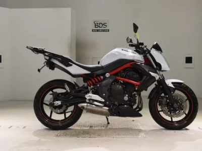 Kawasaki ER-4N